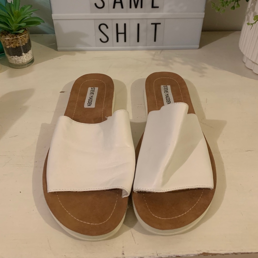 White Steve Madden Slip on Flats sz 9